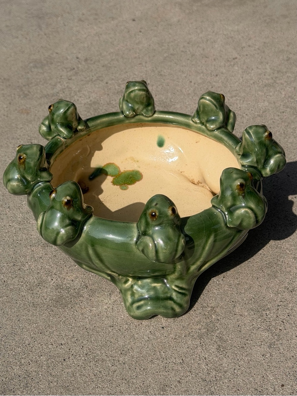 Vintage Majolica Frogs on Lily Pad Planter
